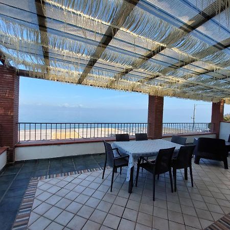 Waikiki Beach Apartments Санта Мария ди Кастелабате Екстериор снимка