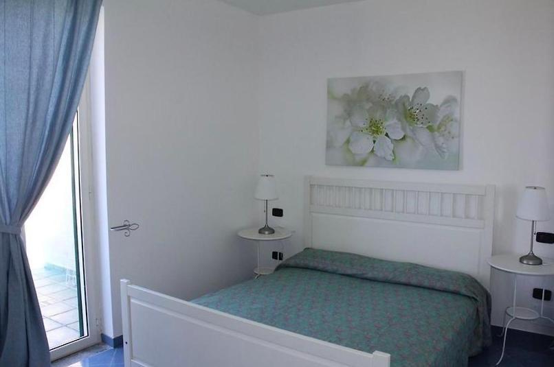 Waikiki Beach Apartments Санта Мария ди Кастелабате Екстериор снимка