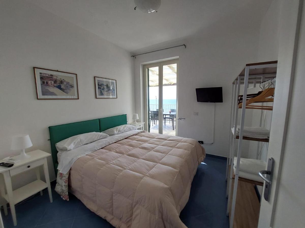Waikiki Beach Apartments Санта Мария ди Кастелабате Екстериор снимка