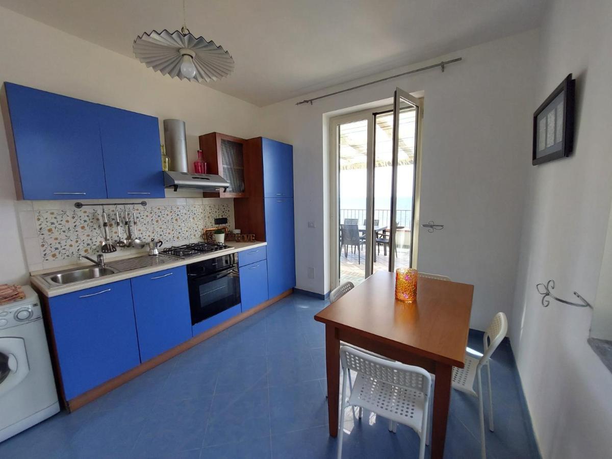 Waikiki Beach Apartments Санта Мария ди Кастелабате Екстериор снимка