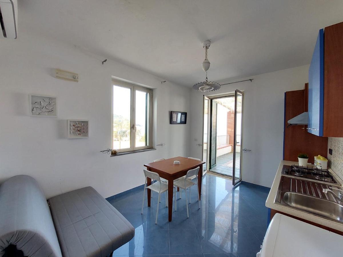 Waikiki Beach Apartments Санта Мария ди Кастелабате Екстериор снимка